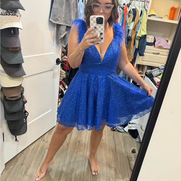 Alyce feather cocktail dress - Picture 4 of 8